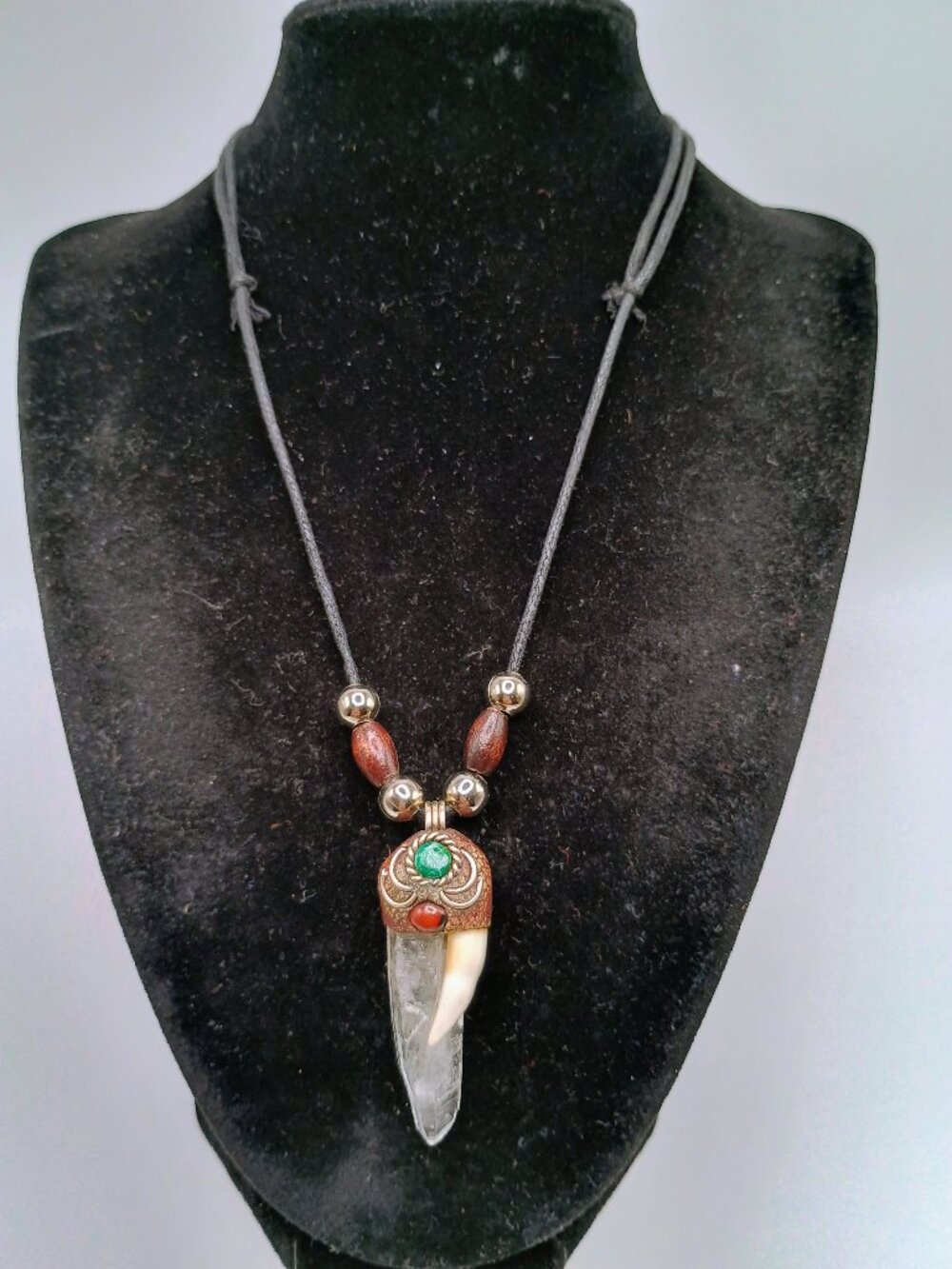 Handmade Macrame Necklace with Quartz Crystal and Sea Lion Tooth - Picture 3 of 7